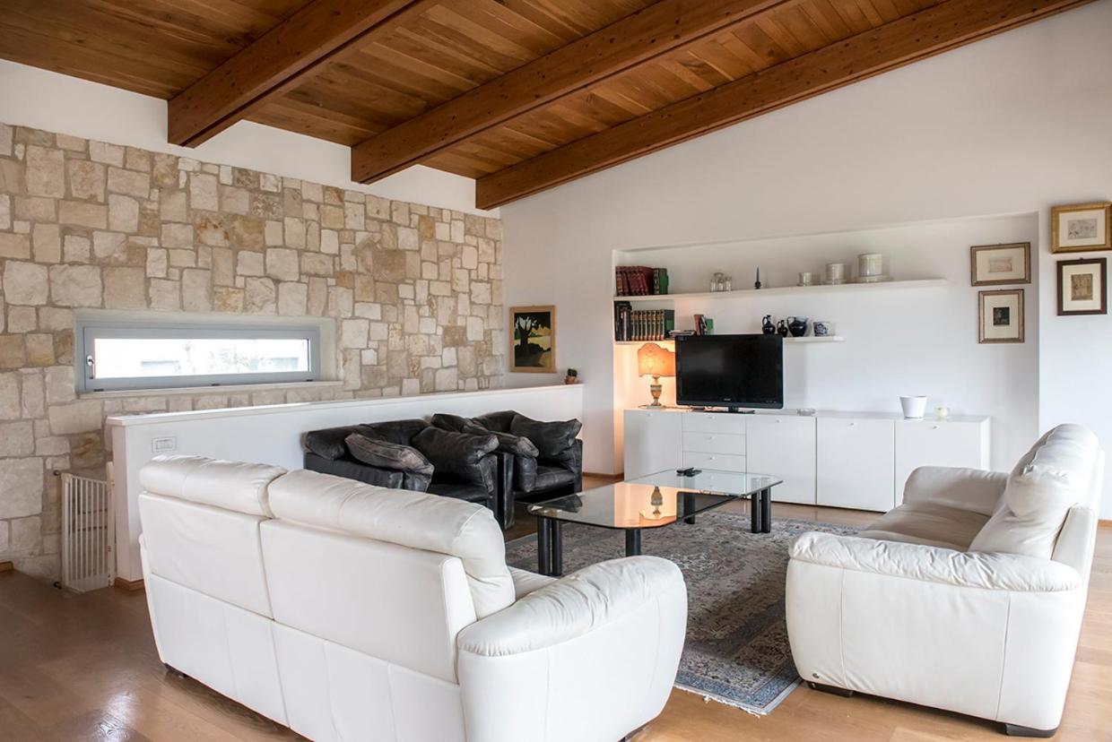 Villa Osimana - Osimo, meravigliosa villa con con giardino - Housity