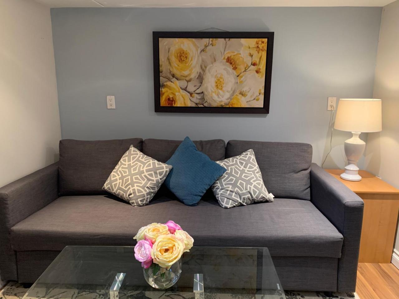 Greenhill Basement  with spacious patio - Housity