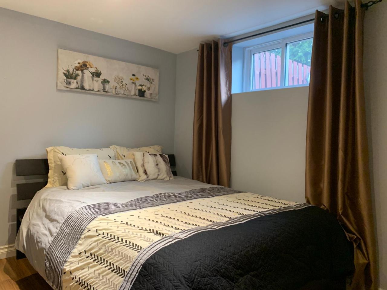 Greenhill Basement  with spacious patio - Housity