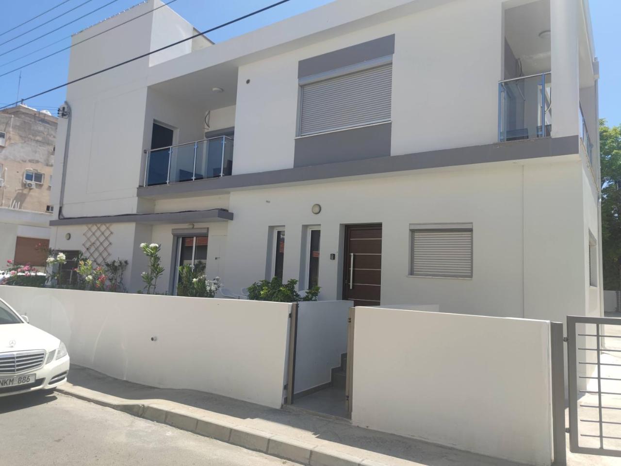 Stelios Place - 3 Bedroom - Housity