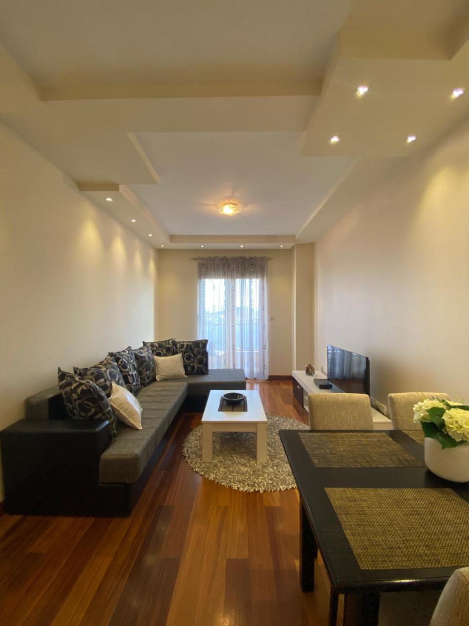 Center - Housity