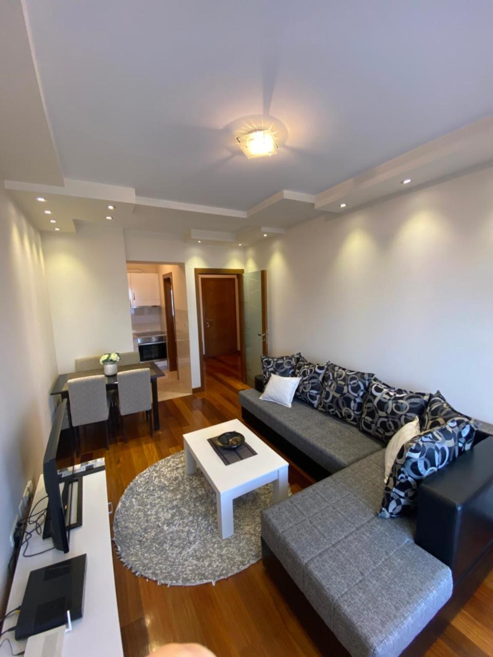 Center - Housity