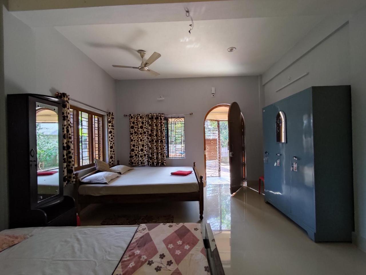 Snehalata Homestay - Housity