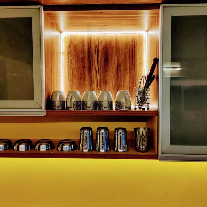 Lovely 2 BHK  with free Parking Space - Housity