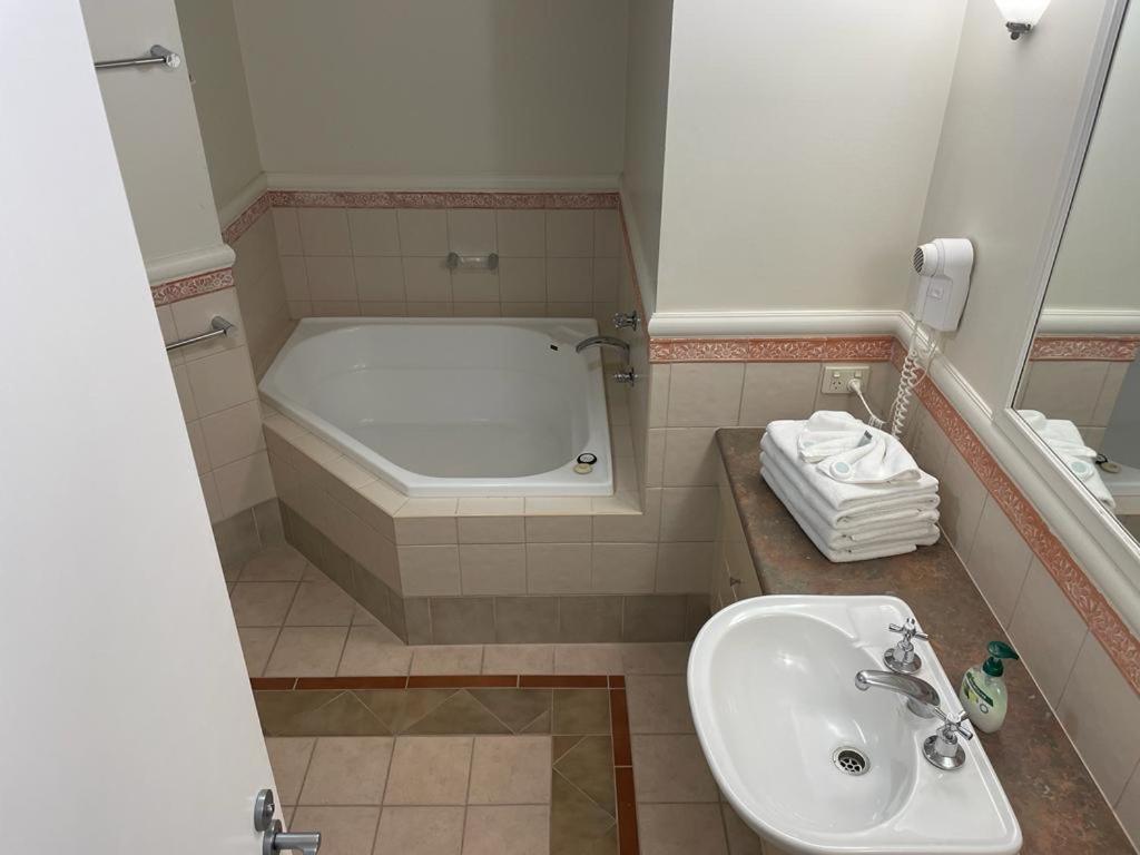 Crown Towers Resort s Housity