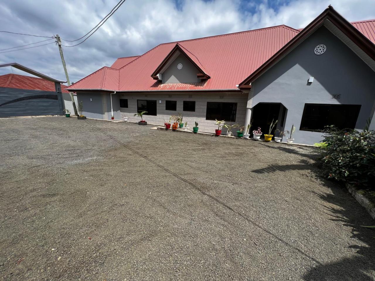Safari Park House - Housity