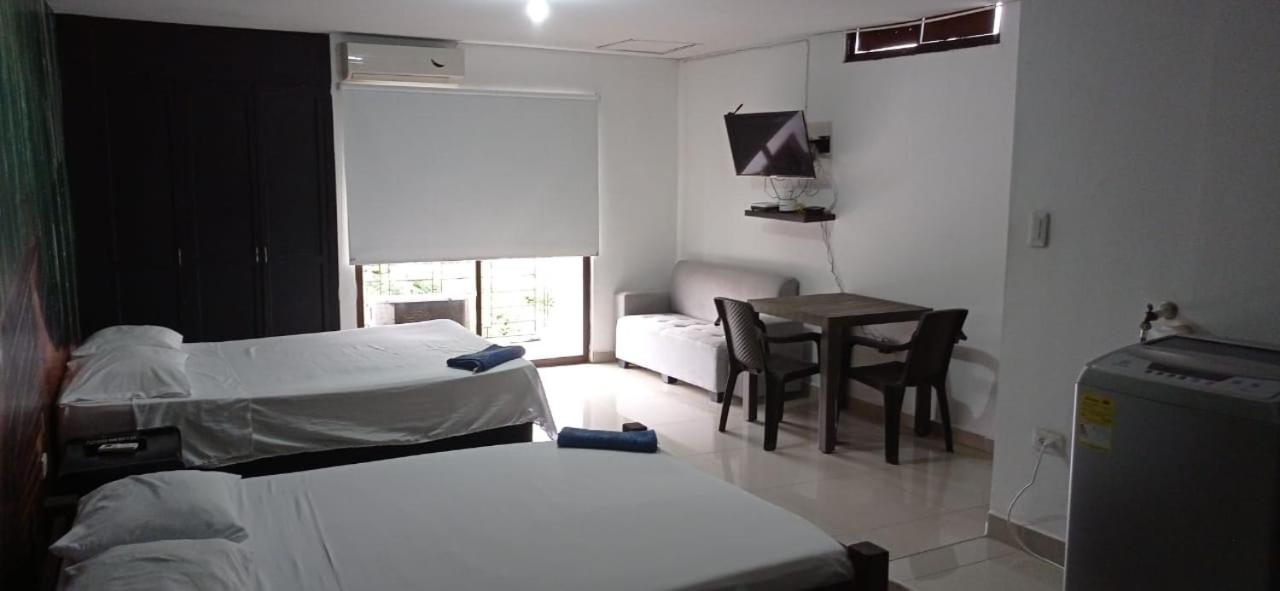 APARTAHOTEL C&C - Housity