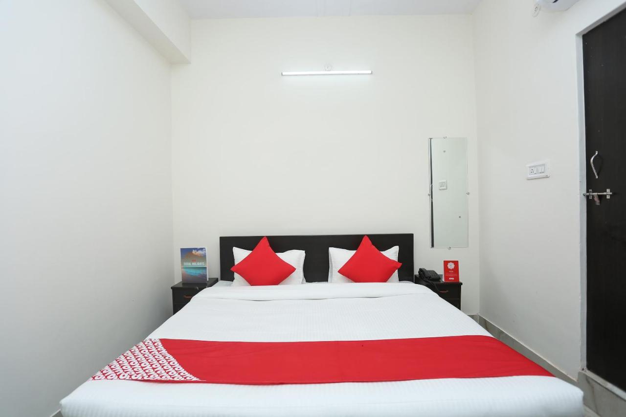 OYO 16904  Maharaja Palace - Housity