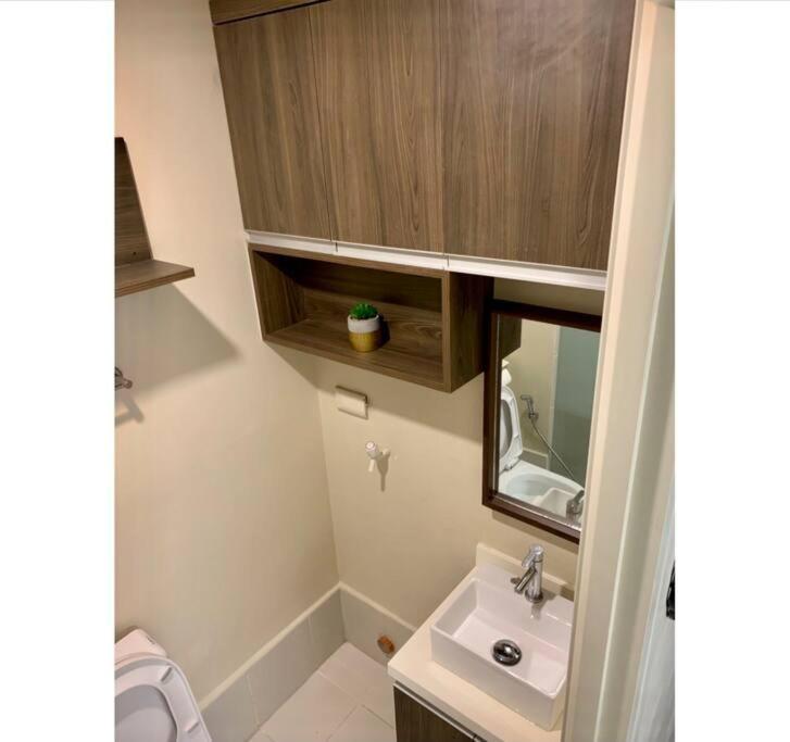METRO STYLE LIVING! NETFLIX AND HBO GO READY! - Housity