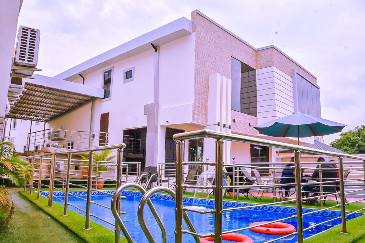 FOBBS APARTMENT AND SUITES, ASABA - Housity