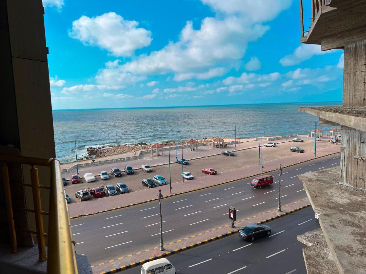 Luxury Beach Front  in Centre of Alexandria - Housity