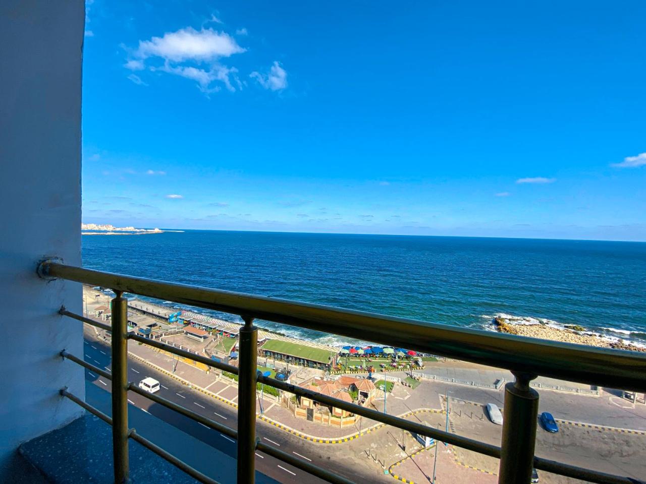 Luxury Beach Front  in Centre of Alexandria - Housity