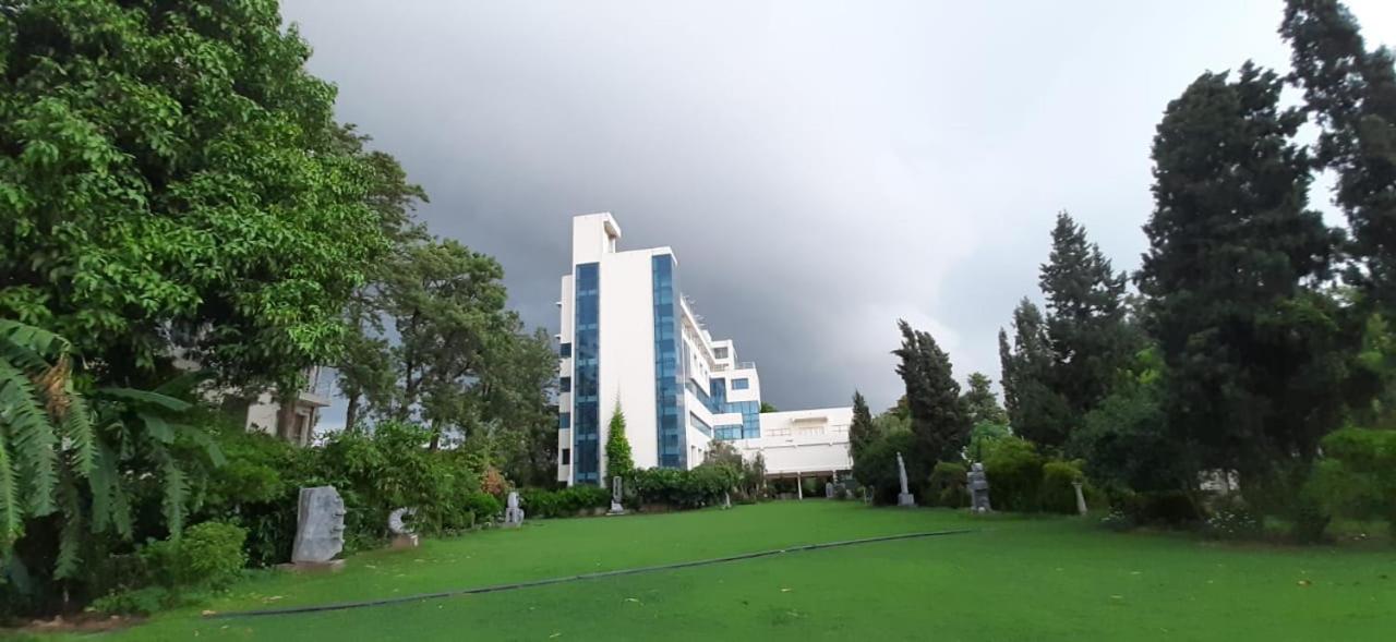 Urusvati Gardens - Housity