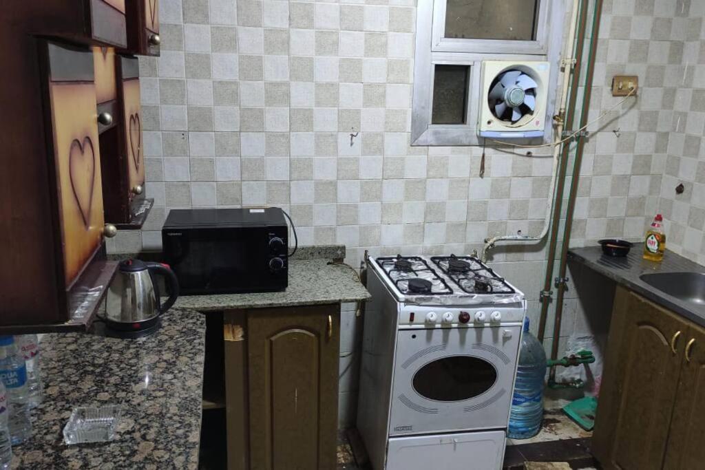 Lovely 2 bed room apartment with living area - Housity