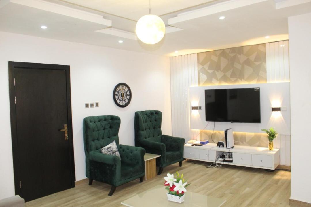 Olaseni Lojede & Associates. - Housity