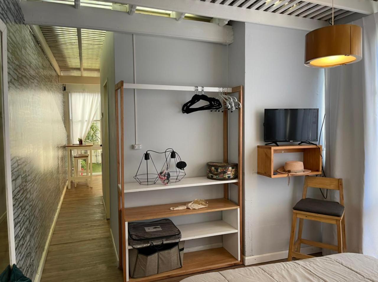 30ms2 en vieytes, Banfield. muy comodo,moderno y calido! - Housity