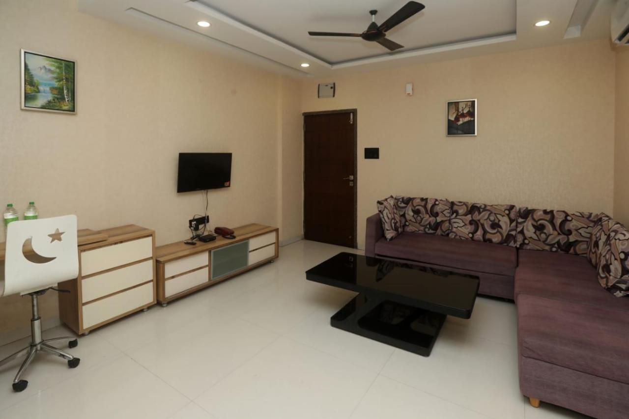 Stay10 Luxury Service Apartment - Housity
