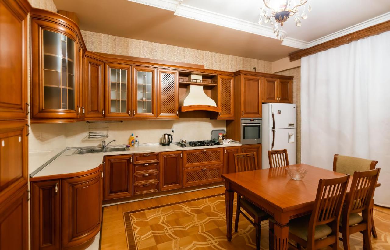 Nizami Street Royal Luxury - Housity