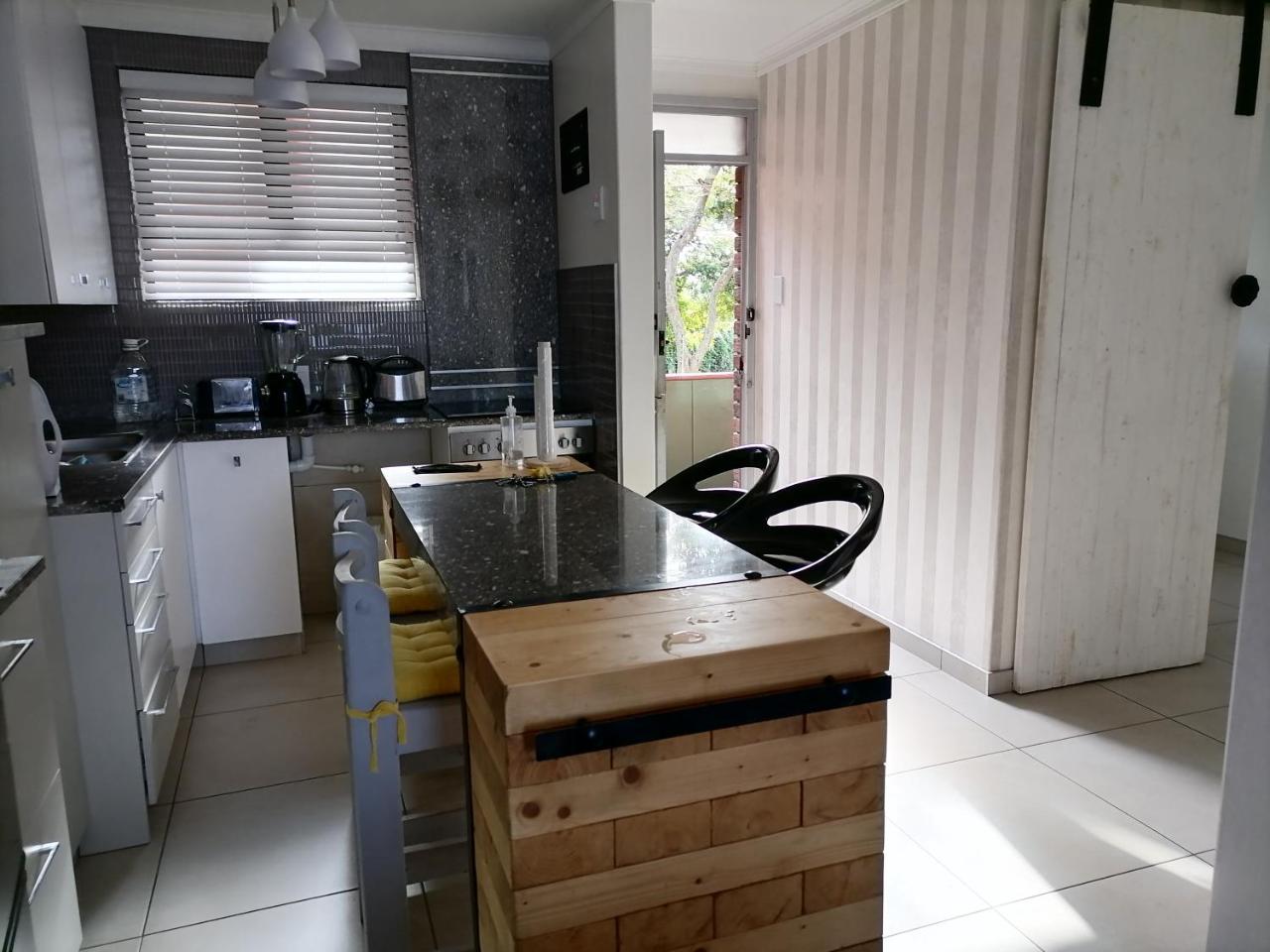 Sarie Marais Illovo Beach - Housity