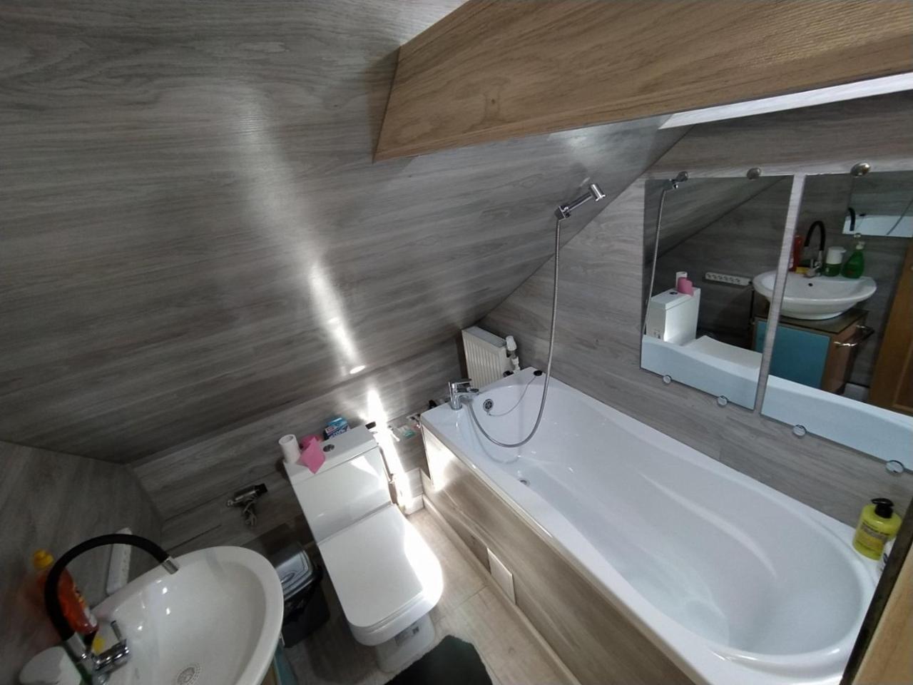 Ismail&Stefan cel Mare red - Housity