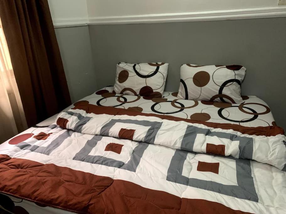 One Bedroom Guest Lodge in Yaba, Lagos - Housity