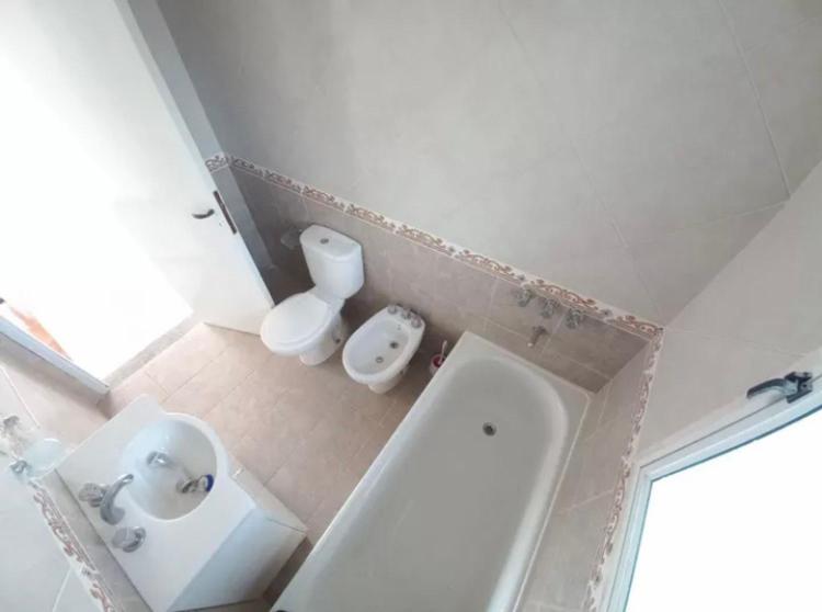 Lindo y sencillo chalet en Martínez - Housity