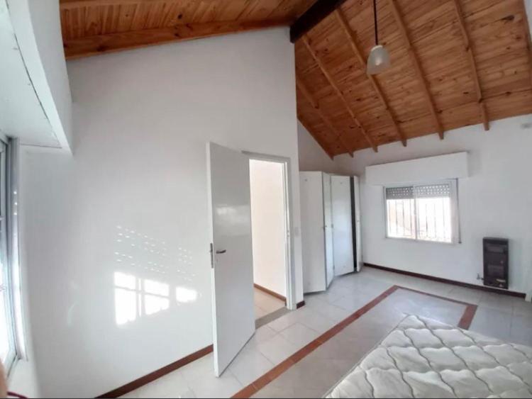 Lindo y sencillo chalet en Martínez - Housity
