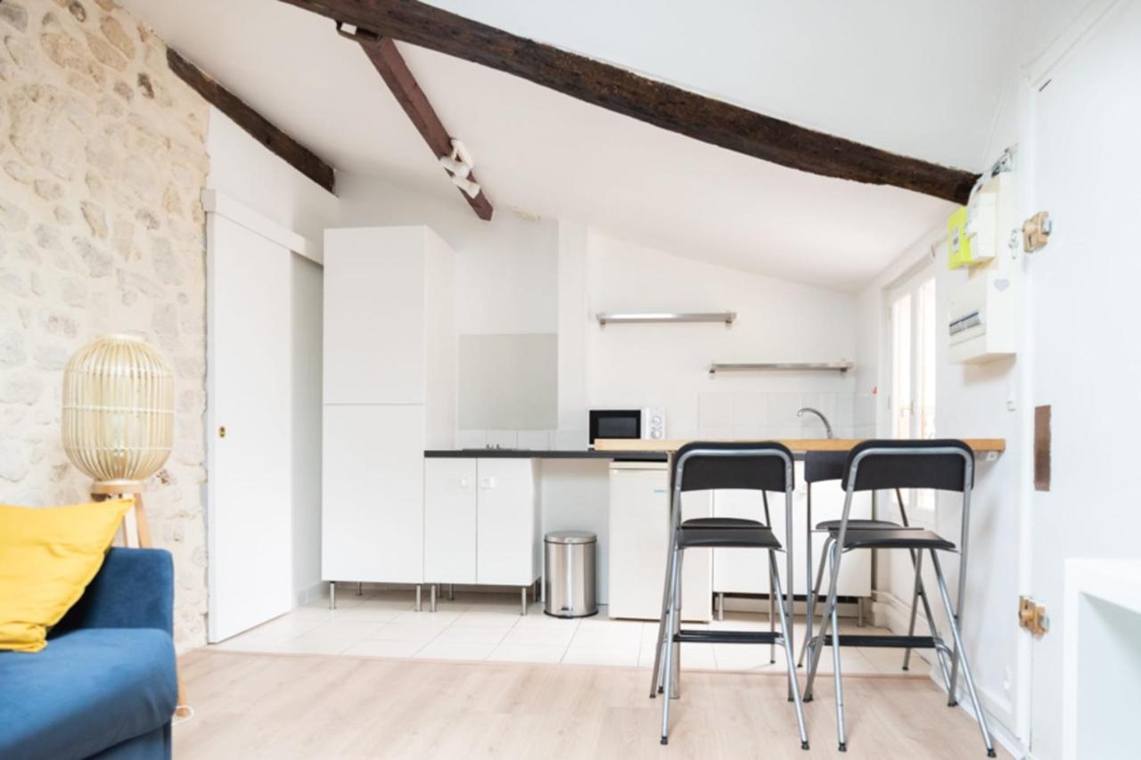 Attic apartment with exposed beams - Housity