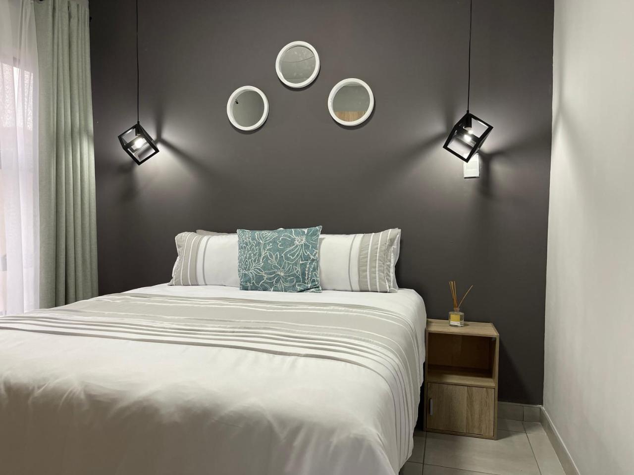 Stayhere Rentals - Housity