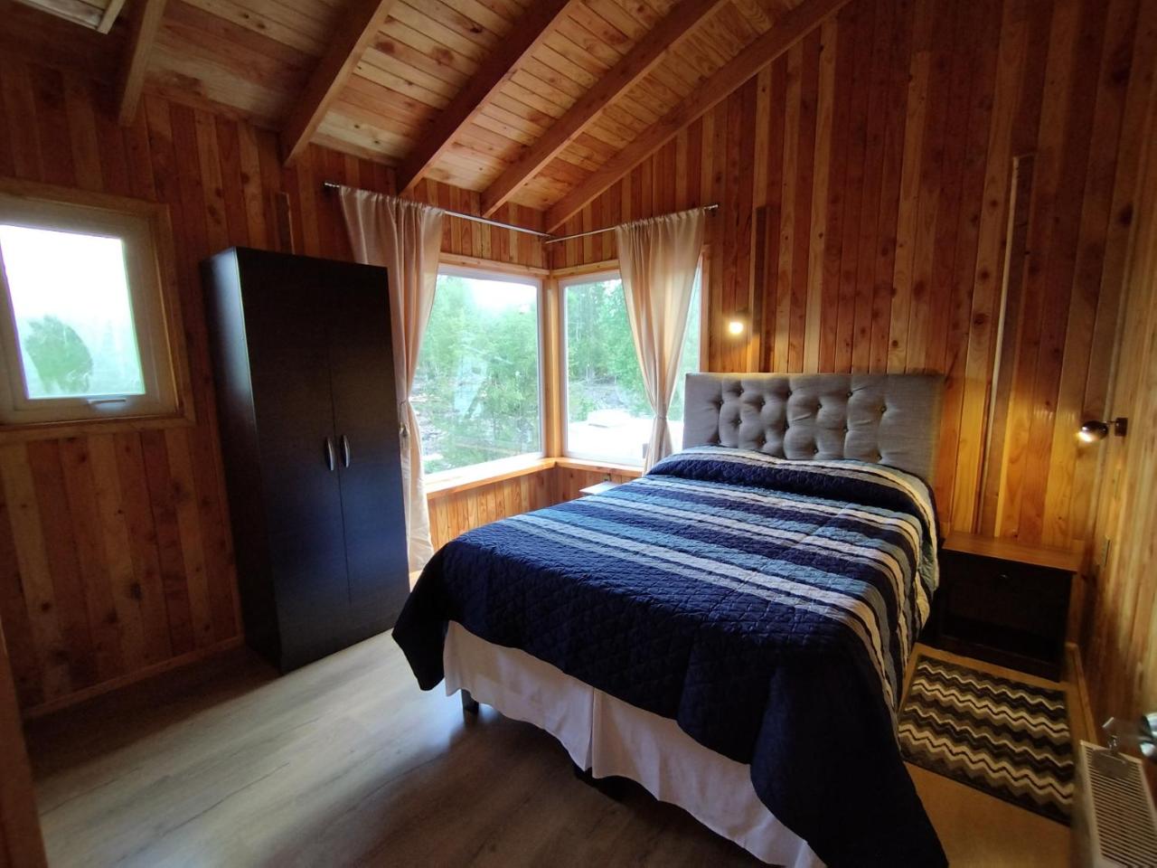 MOLCOYAN-Caba�a Canto del Estero