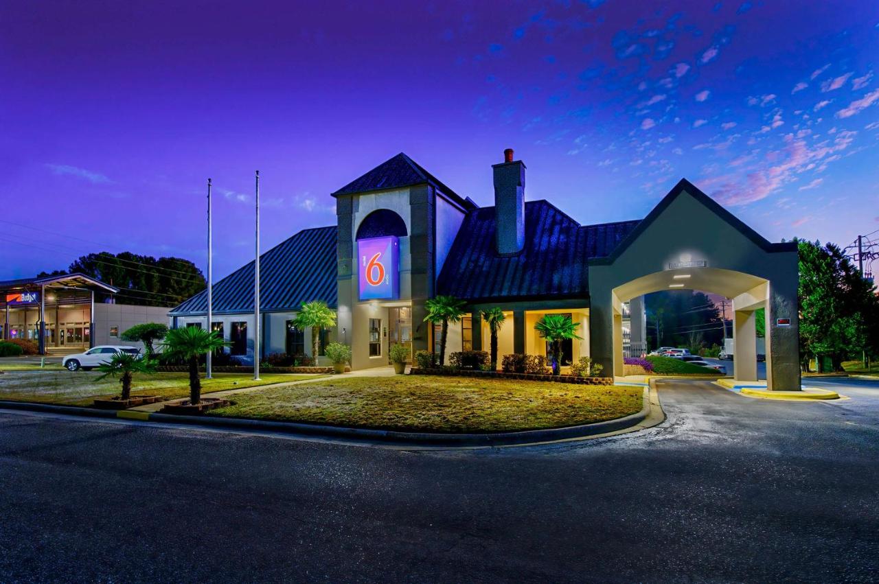 Image: Studio 6 Birmingham, AL - Medical Center - Inverness Hwy 280