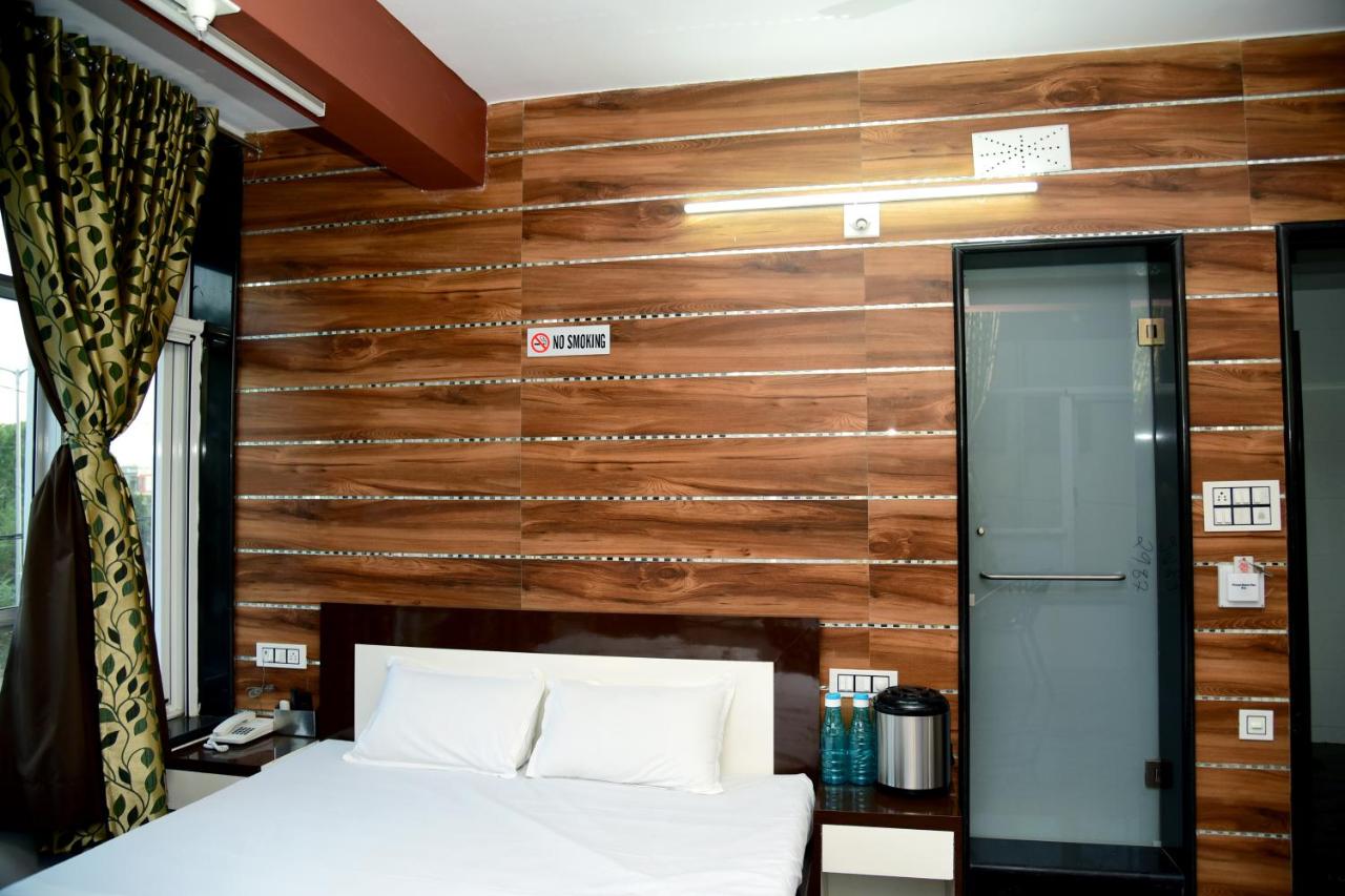 Gangeshwar Guest House - Housity