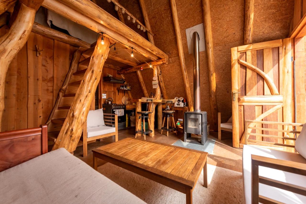 Caba�a de Monta�a a Orillas del Lago Inferior