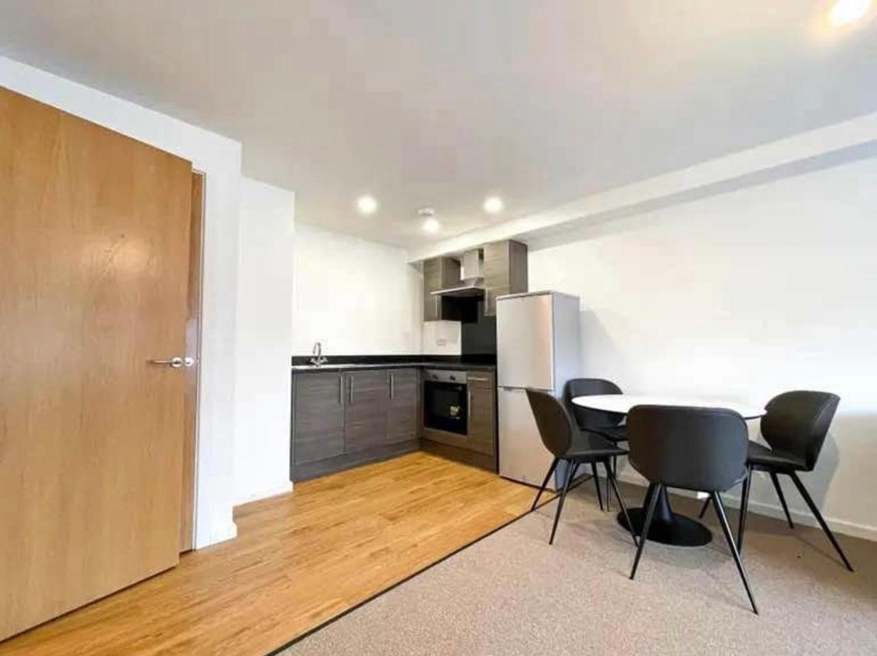 Lovely One Bedroom - Housity