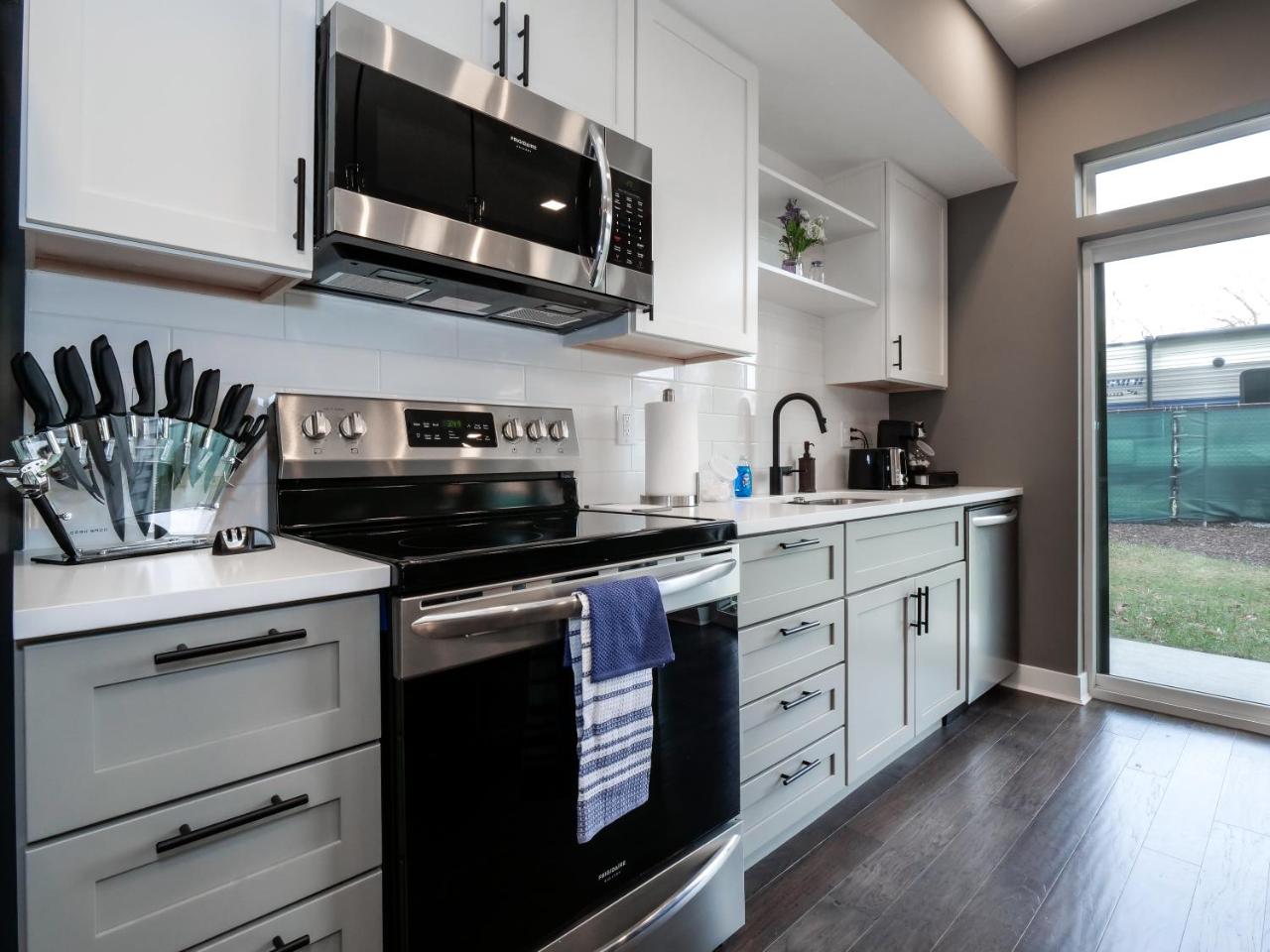1 Bedroom Condo 10 Minutes from First Energy Stadium C2 - Housity