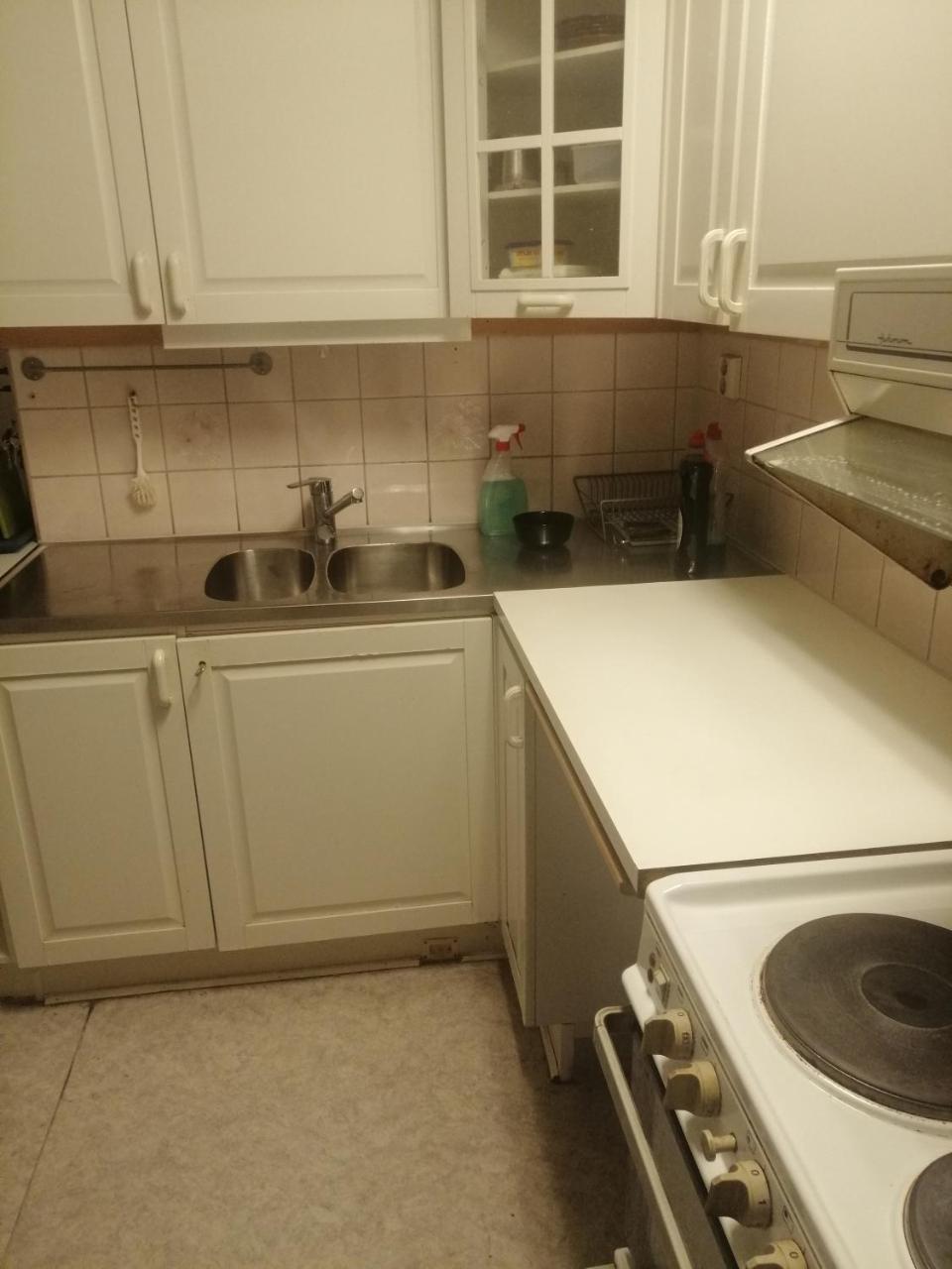 Nice room by free parking - Housity