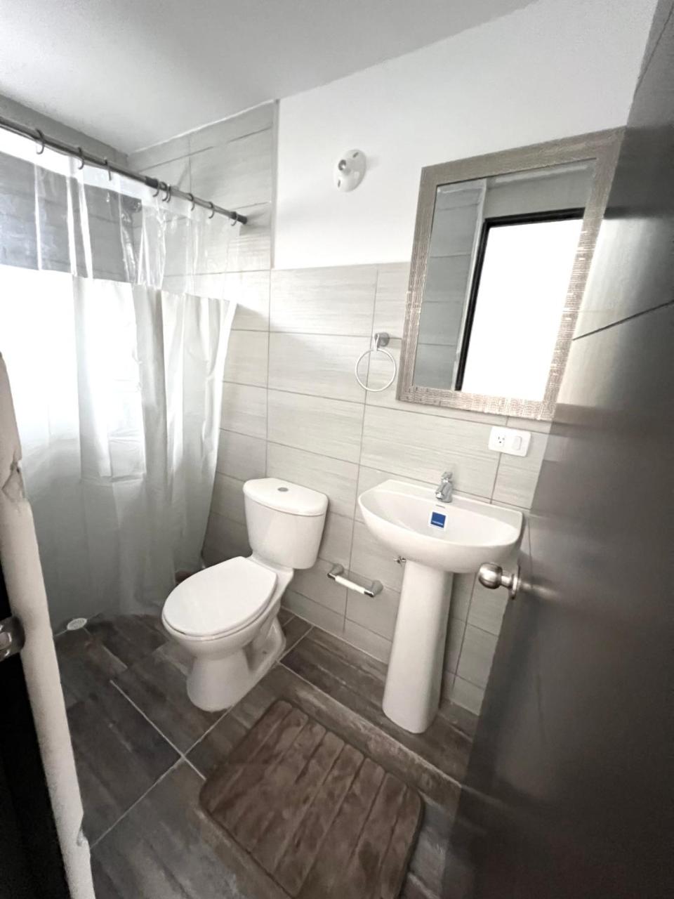 Aparta estudios LOS PINOS - Housity
