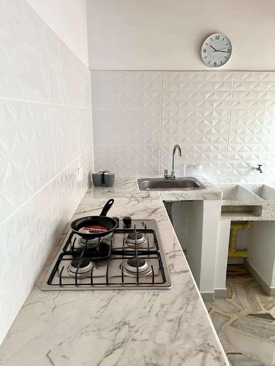 Aparta estudios LOS PINOS - Housity