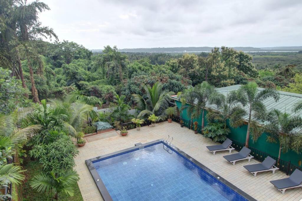 Mountain Bliss - Boutique Duplex with Private Pool - Housity