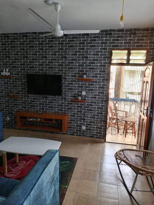 Mtwapa 1bdrm,Beach Rd - Housity