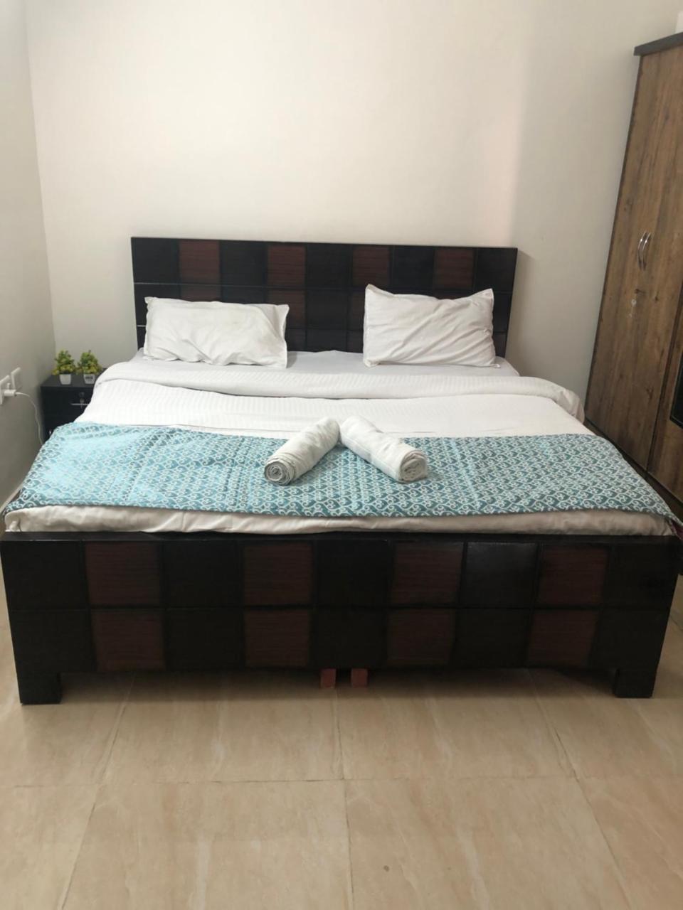 Kingston by gaur city 2 - Housity