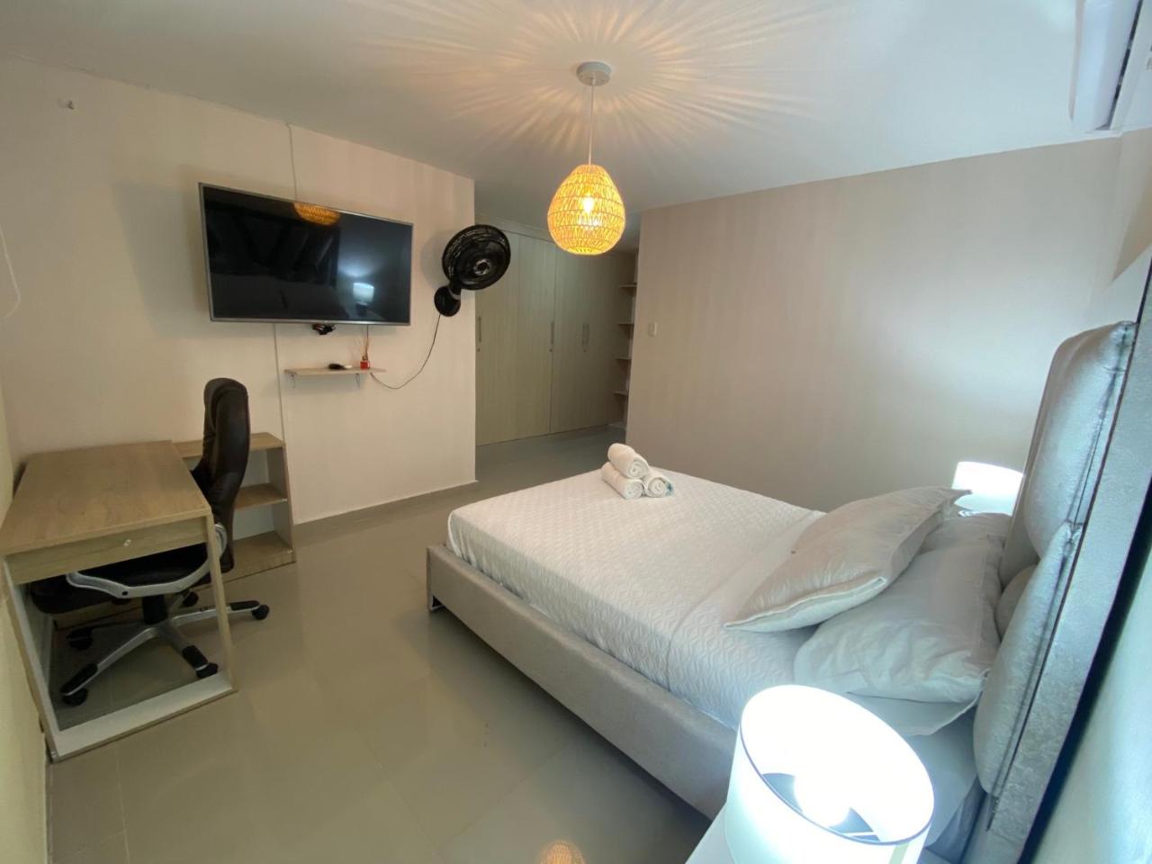 AGRADABLES HABITACIONES CON ESTACIONAMIENTO GRATUITO - Housity