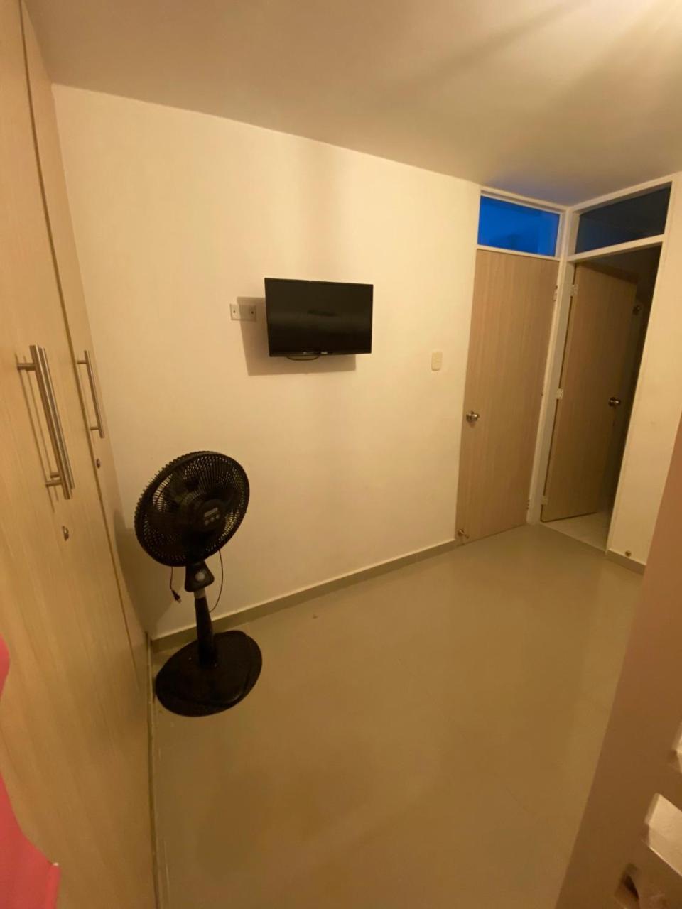 AGRADABLES HABITACIONES CON ESTACIONAMIENTO GRATUITO - Housity