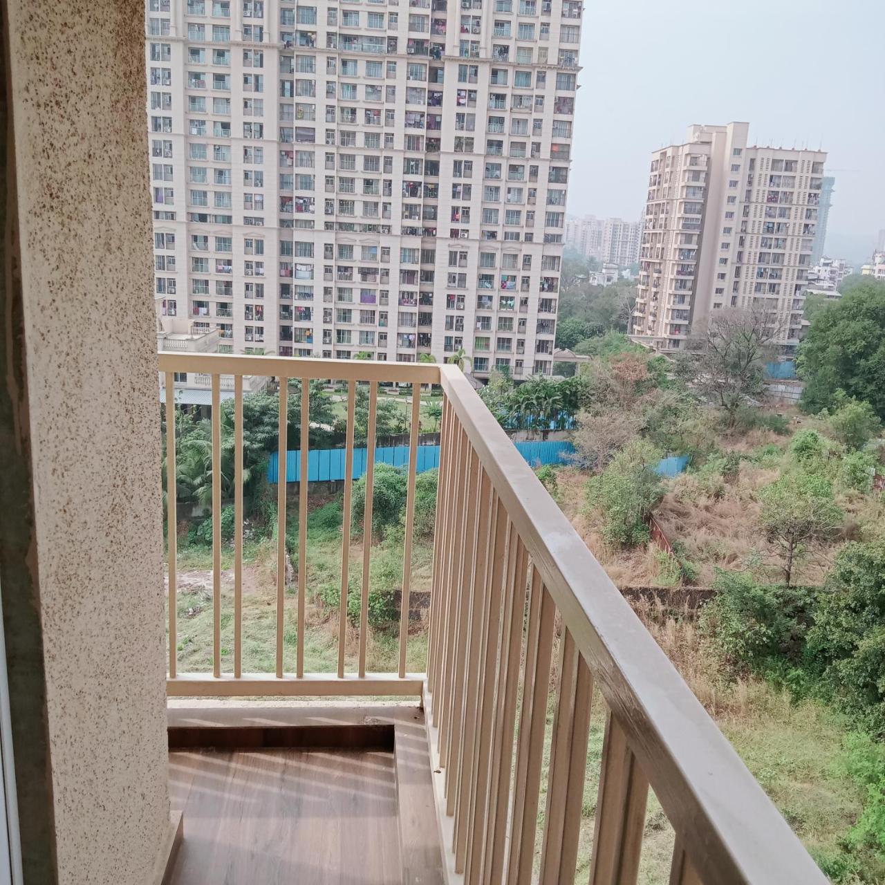 Metropolis revera - Housity