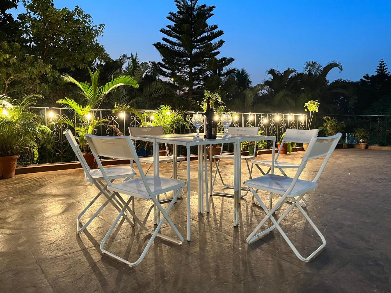 Seaside Getaway with Party Pad - Housity