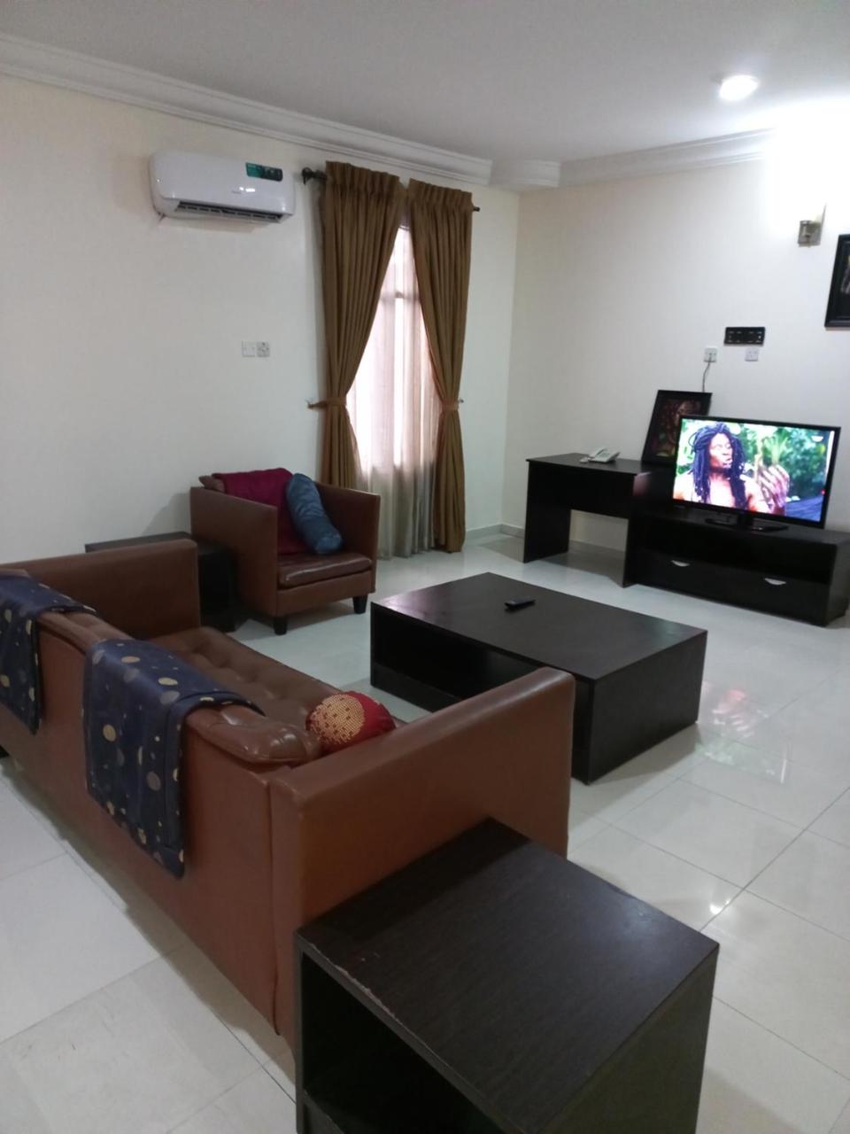 Deluxe  in Lekki Phase 1 - Housity