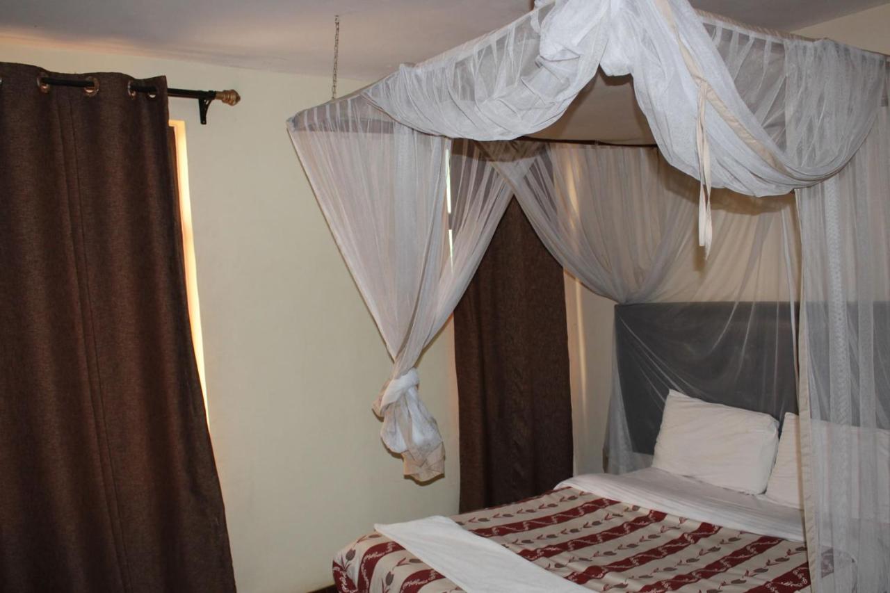 Roof Galaxy Hotel - Housity
