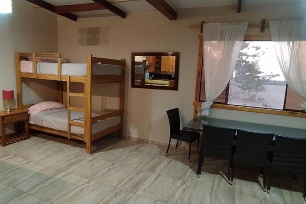 Kalani Heights 1 bedroom house that sleeps 6 - Housity