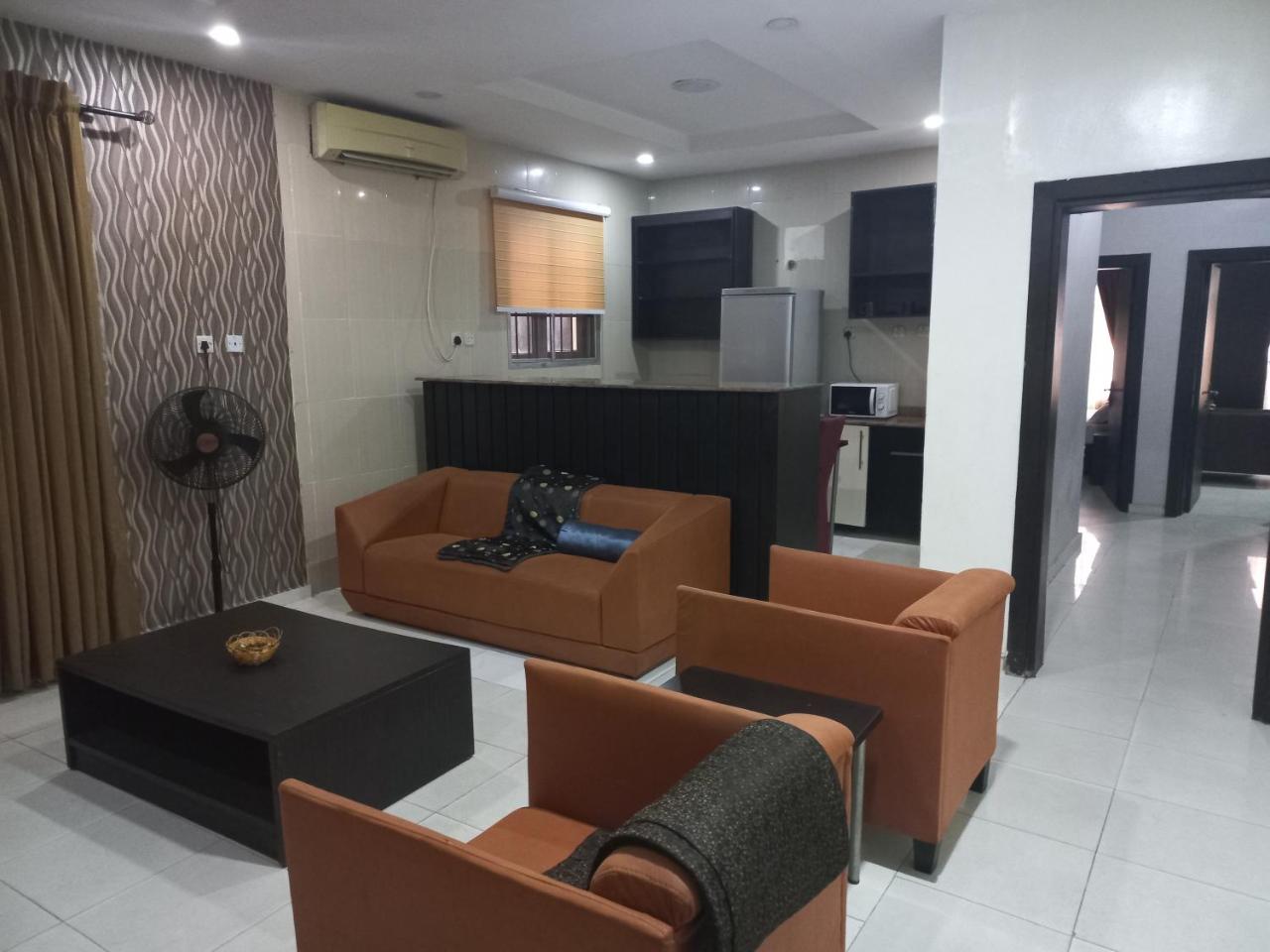 Deluxe  in Lekki Phase 1 - Housity