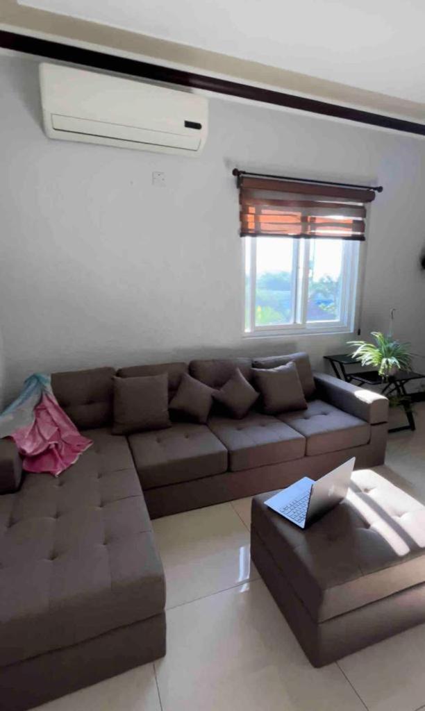 2 Bedroom Condo - Housity